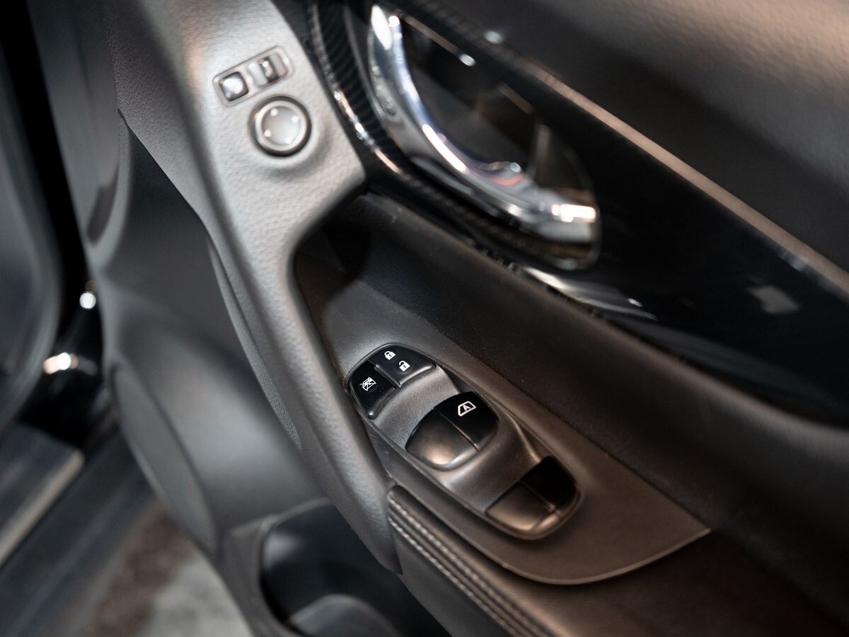 Nissan X-Trail 2017 - фото автомобиля