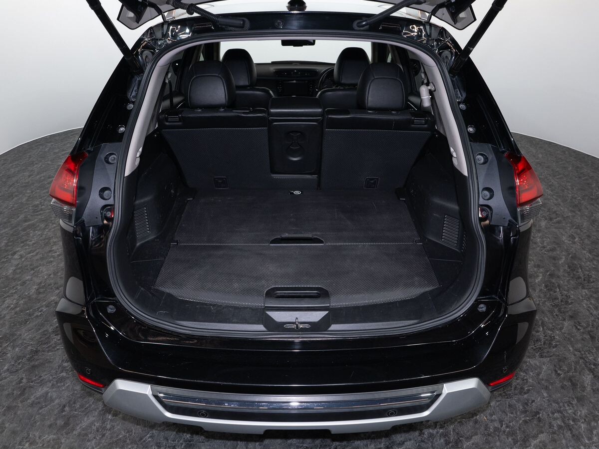 Nissan X-Trail 2017 - фото автомобиля