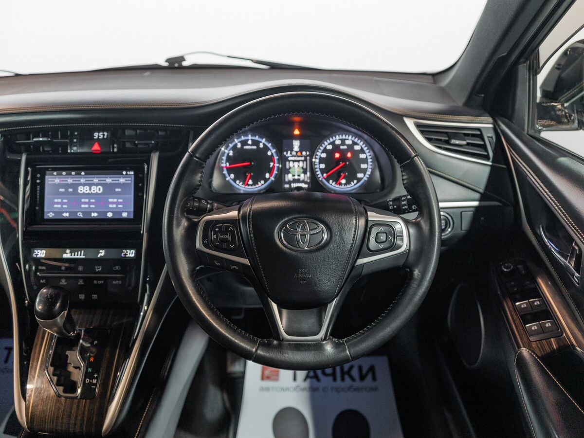 Toyota Harrier 2017 - фото автомобиля