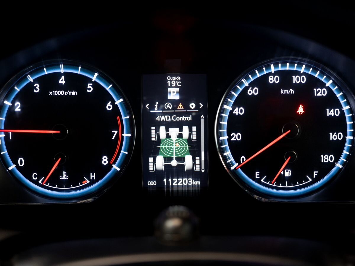 Toyota Harrier 2017 - фото автомобиля