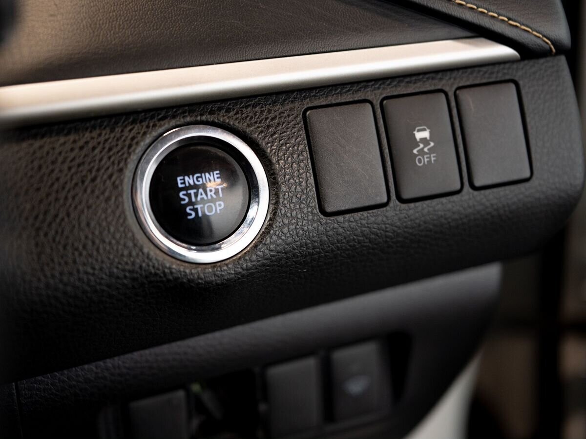 Toyota Harrier 2017 - фото автомобиля