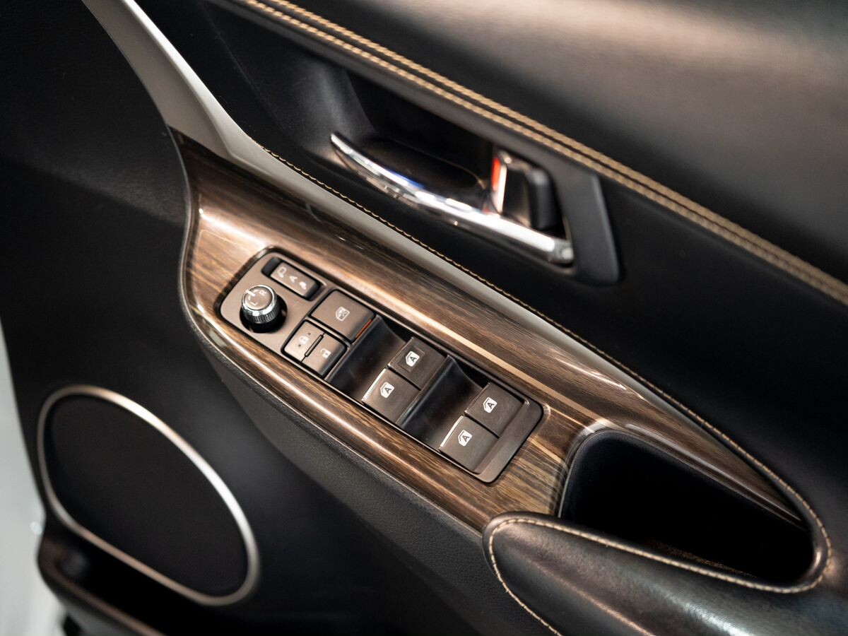 Toyota Harrier 2017 - фото автомобиля