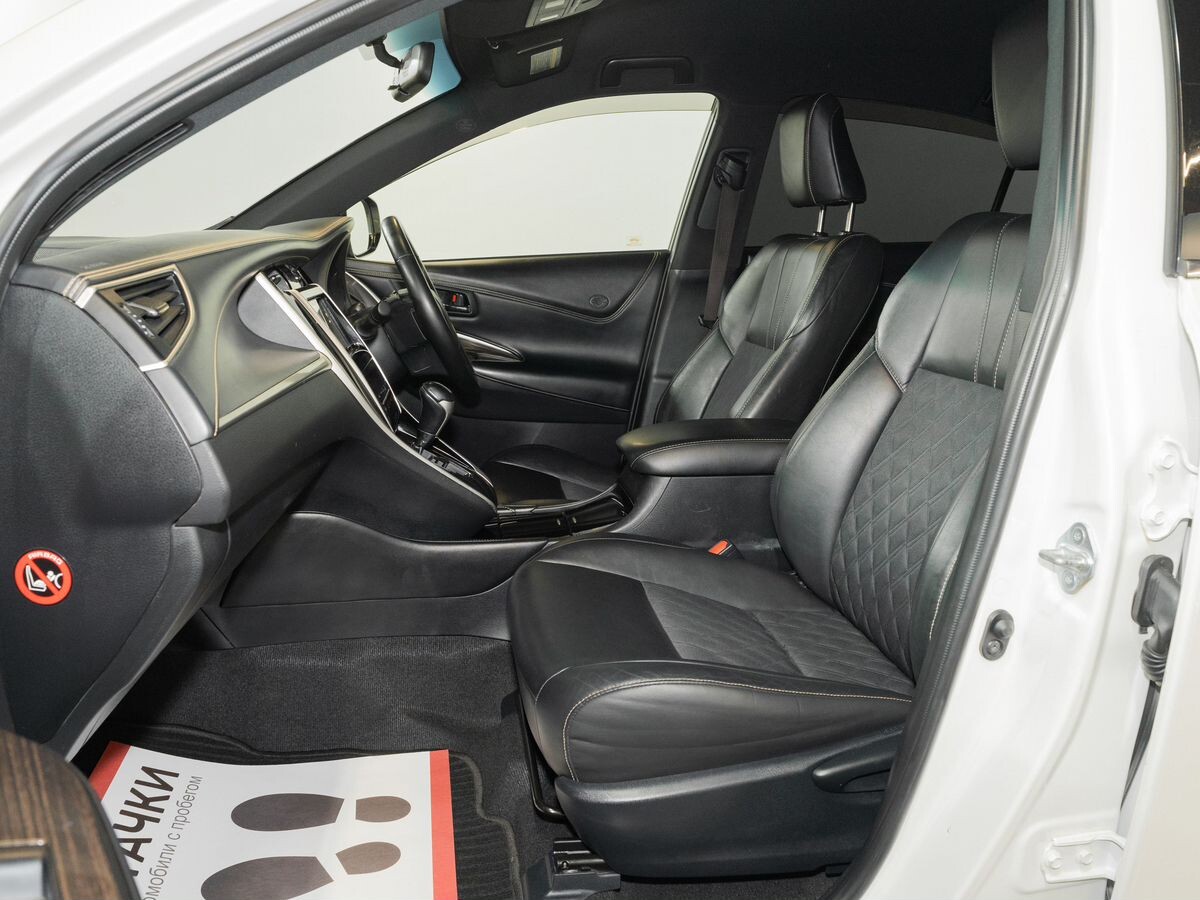 Toyota Harrier 2017 - фото автомобиля