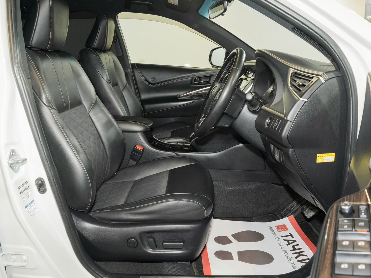 Toyota Harrier 2017 - фото автомобиля