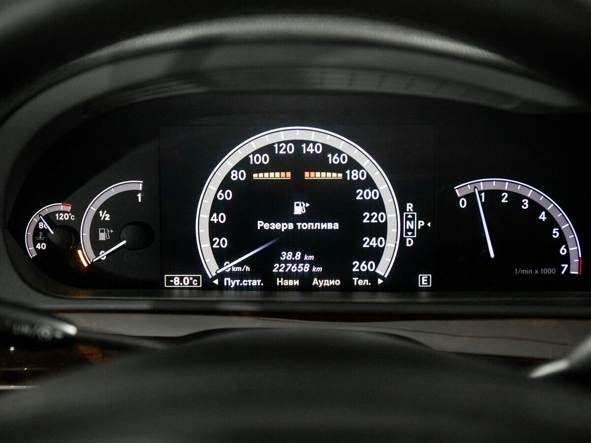 Mercedes-Benz S-Класс 2011 - фото автомобиля