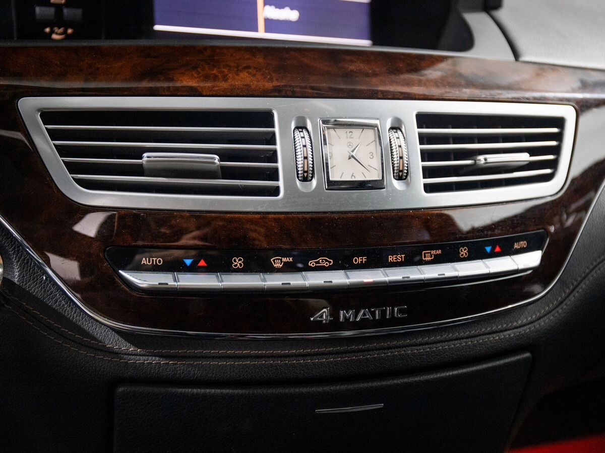 Mercedes-Benz S-Класс 2011 - фото автомобиля