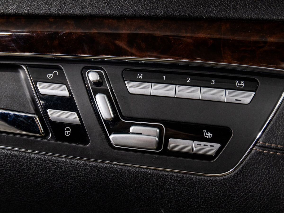 Mercedes-Benz S-Класс 2011 - фото автомобиля