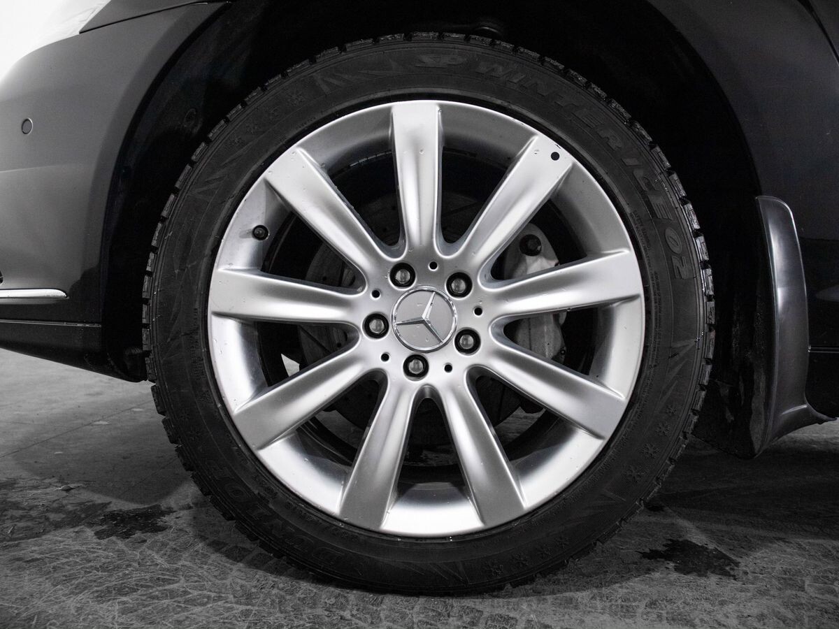 Mercedes-Benz S-Класс 2011 - фото автомобиля