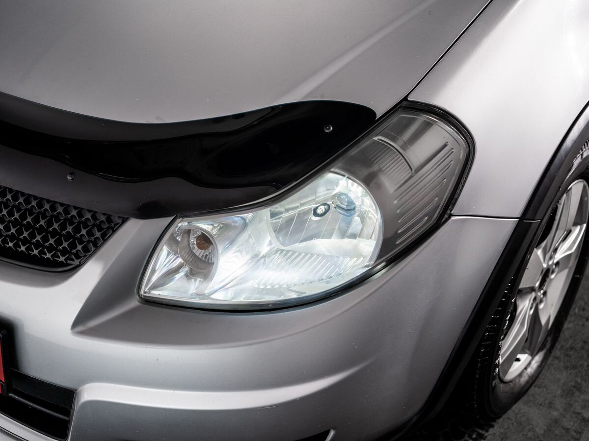 Suzuki SX4 2010 - фото автомобиля