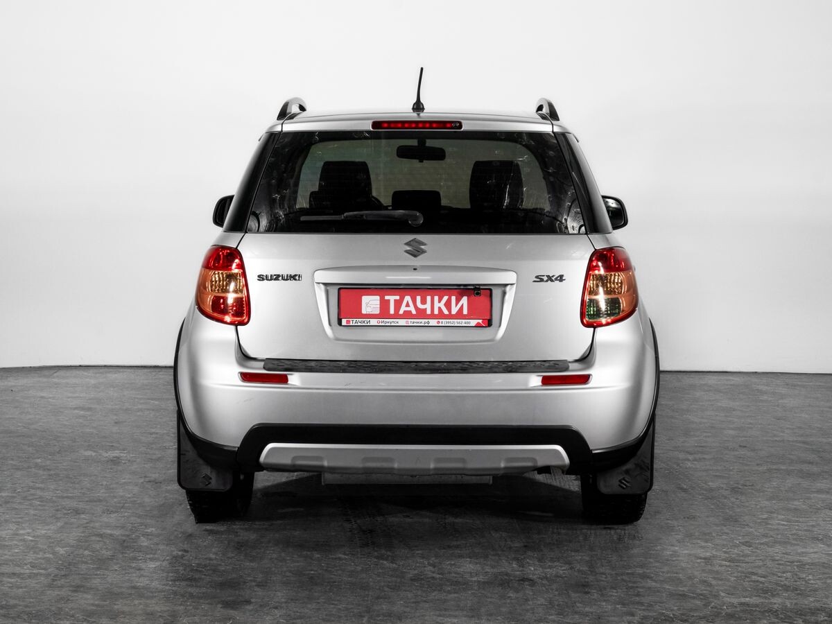 Suzuki SX4 2010 - фото автомобиля