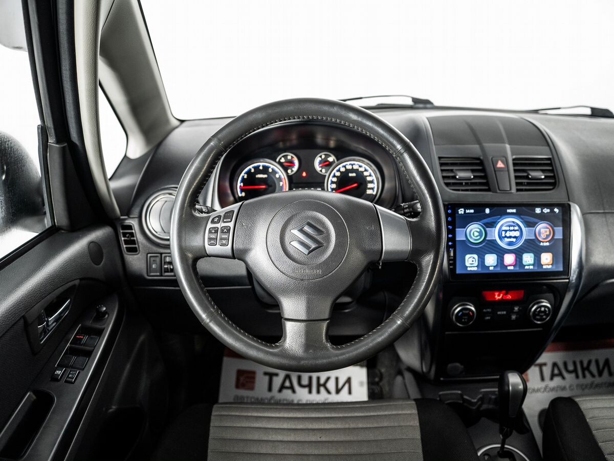 Suzuki SX4 2010 - фото автомобиля