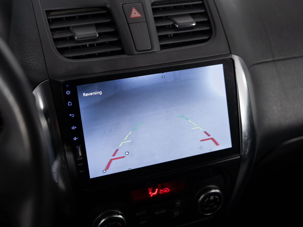 Suzuki SX4 2010 - фото автомобиля