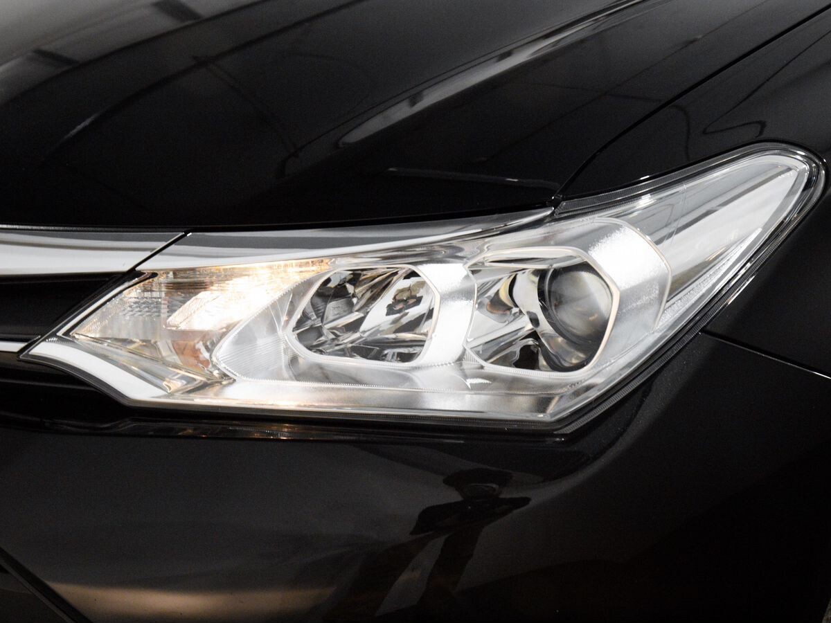 Toyota Corolla 2018 - фото автомобиля