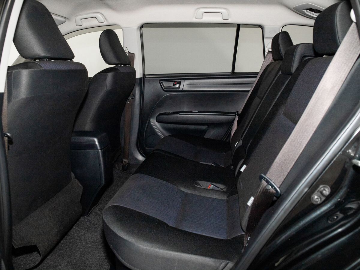 Toyota Corolla 2018 - фото автомобиля