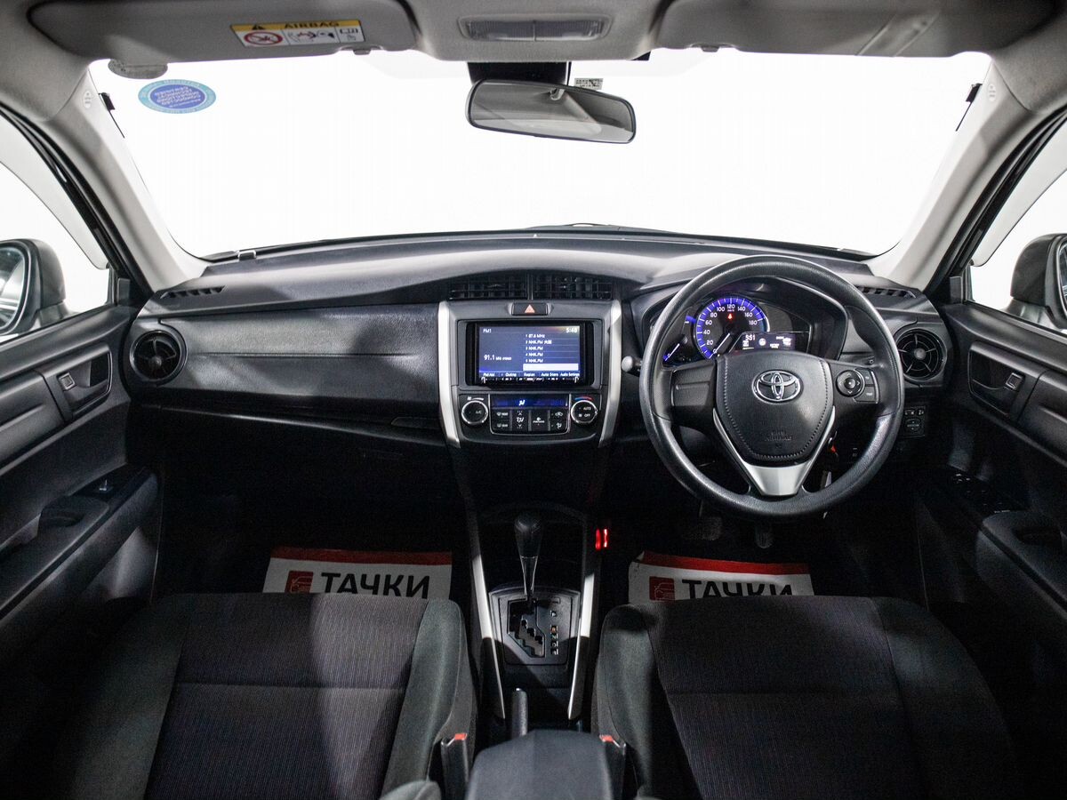 Toyota Corolla 2018 - фото автомобиля