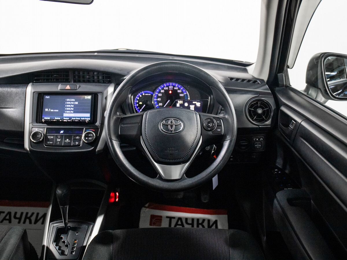 Toyota Corolla 2018 - фото автомобиля