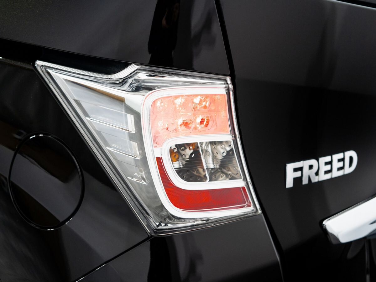 Honda Freed 2013 - фото автомобиля