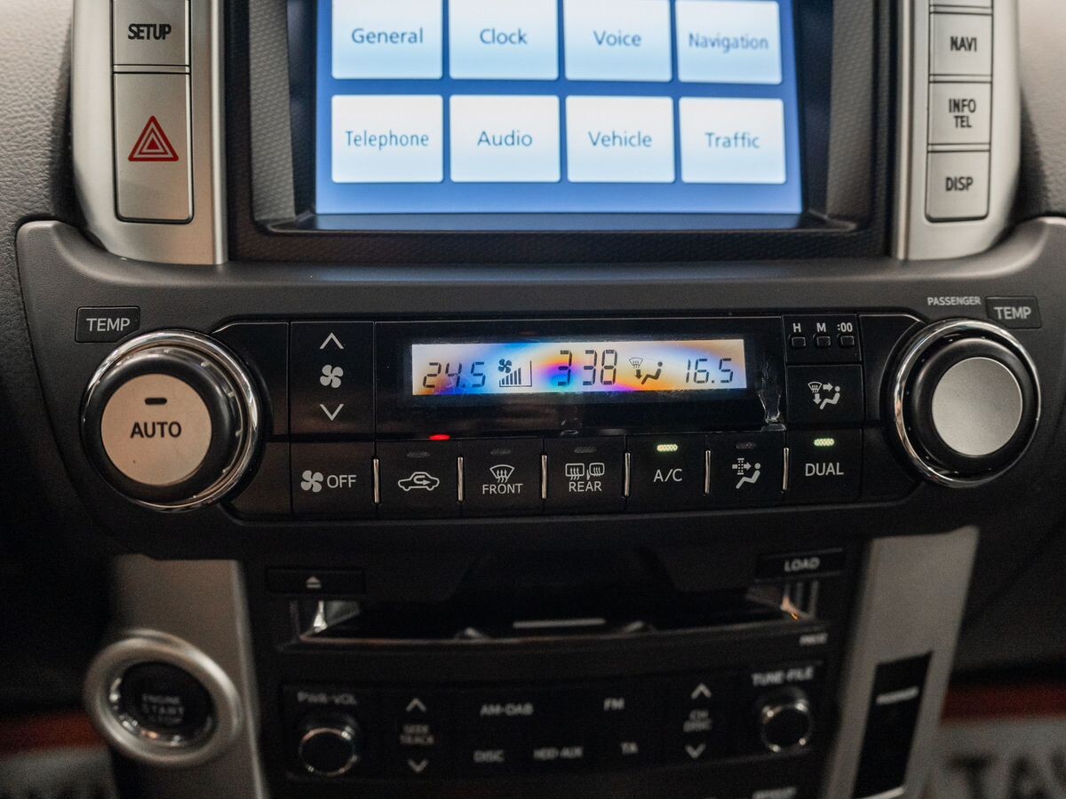 Toyota Land Cruiser Prado 2012 - фото автомобиля