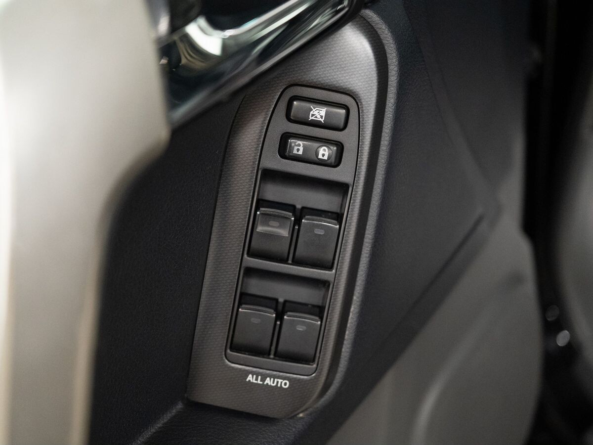 Toyota Land Cruiser Prado 2012 - фото автомобиля