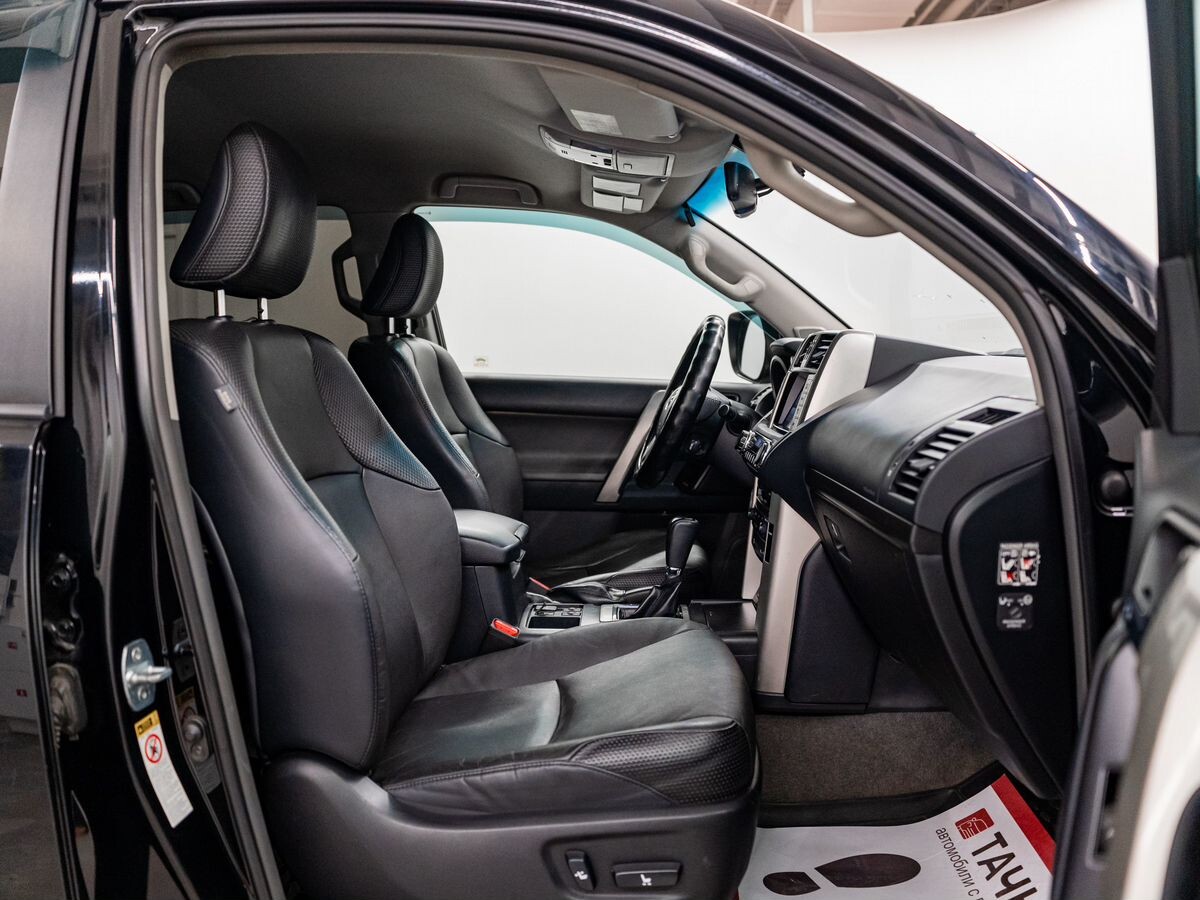 Toyota Land Cruiser Prado 2012 - фото автомобиля