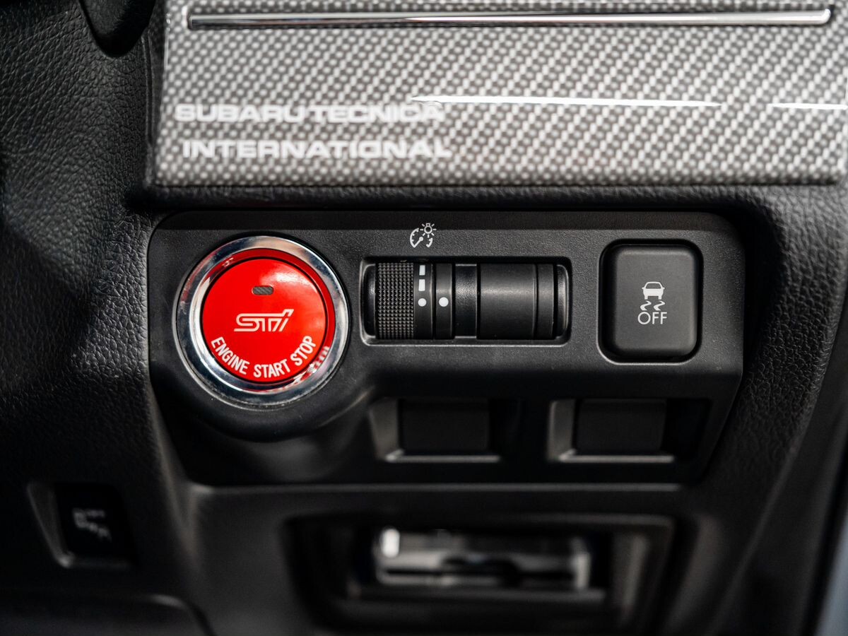 Subaru Levorg 2015 - фото автомобиля