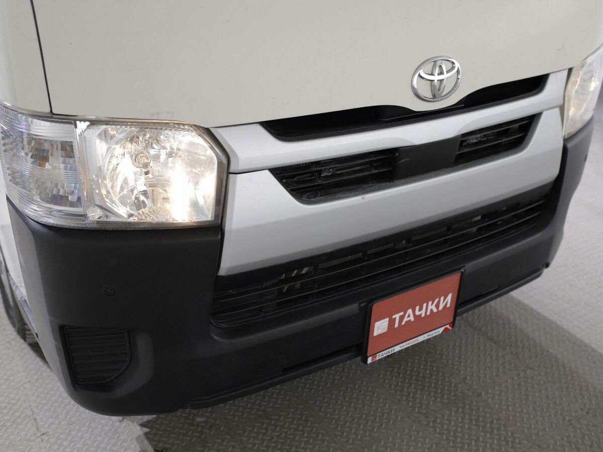 Toyota HiAce 2021 - фото автомобиля