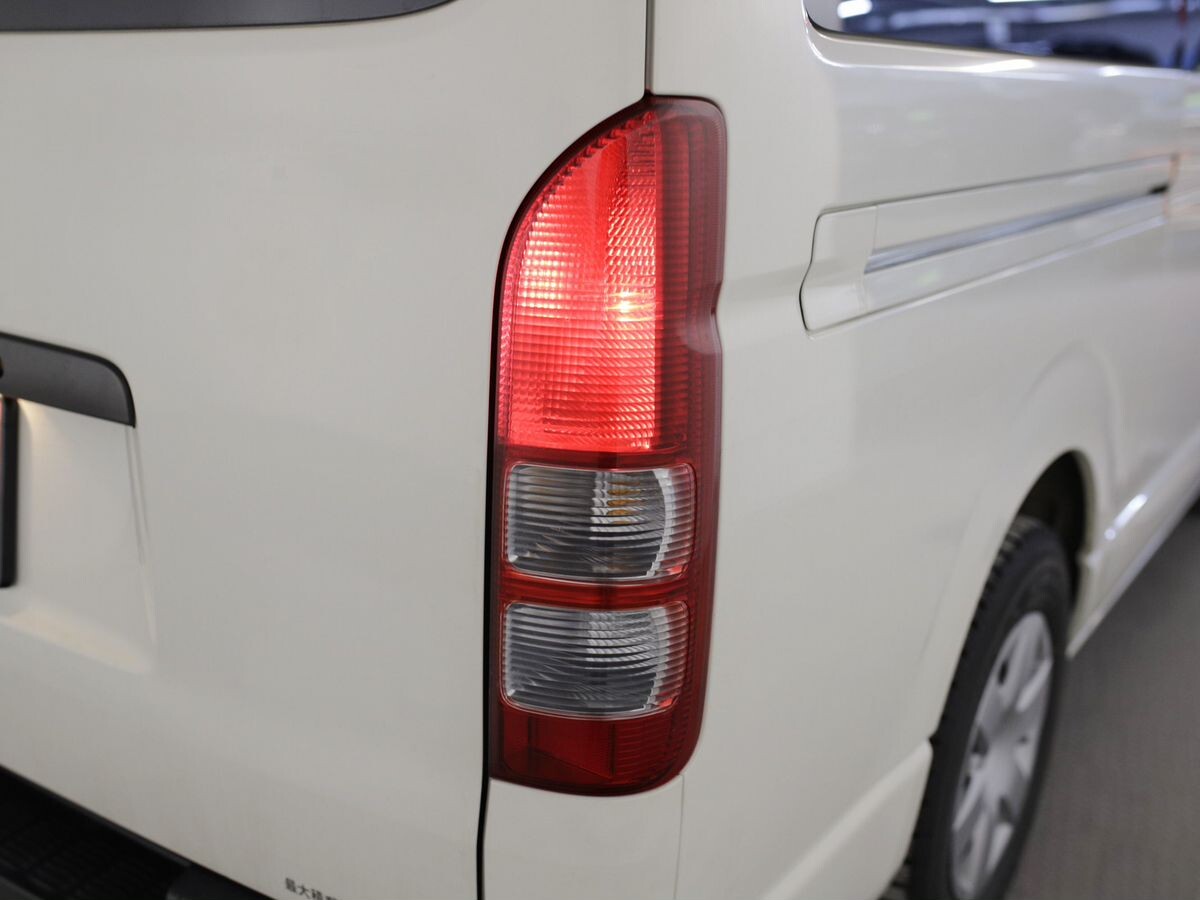 Toyota HiAce 2021 - фото автомобиля