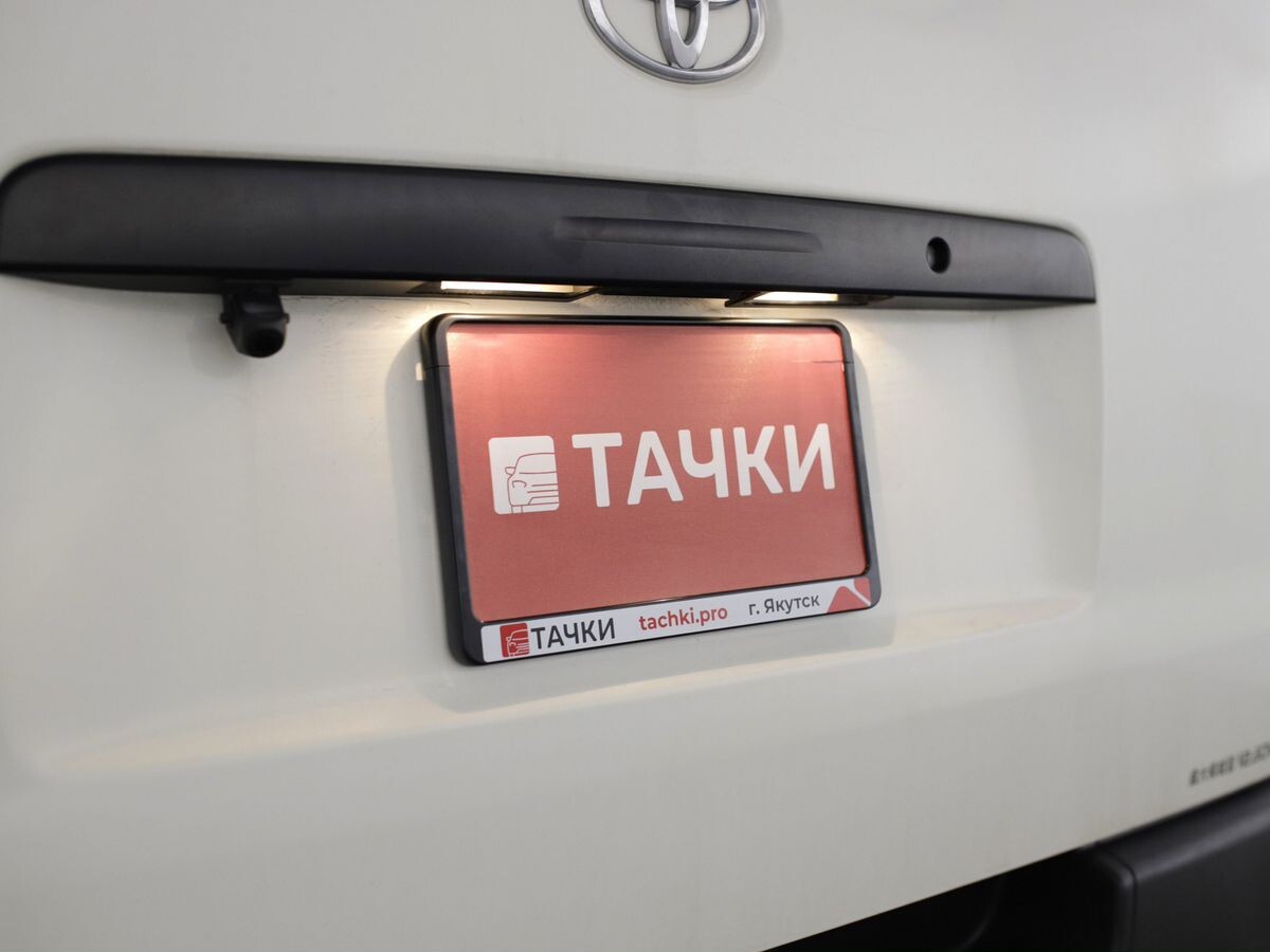 Toyota HiAce 2021 - фото автомобиля