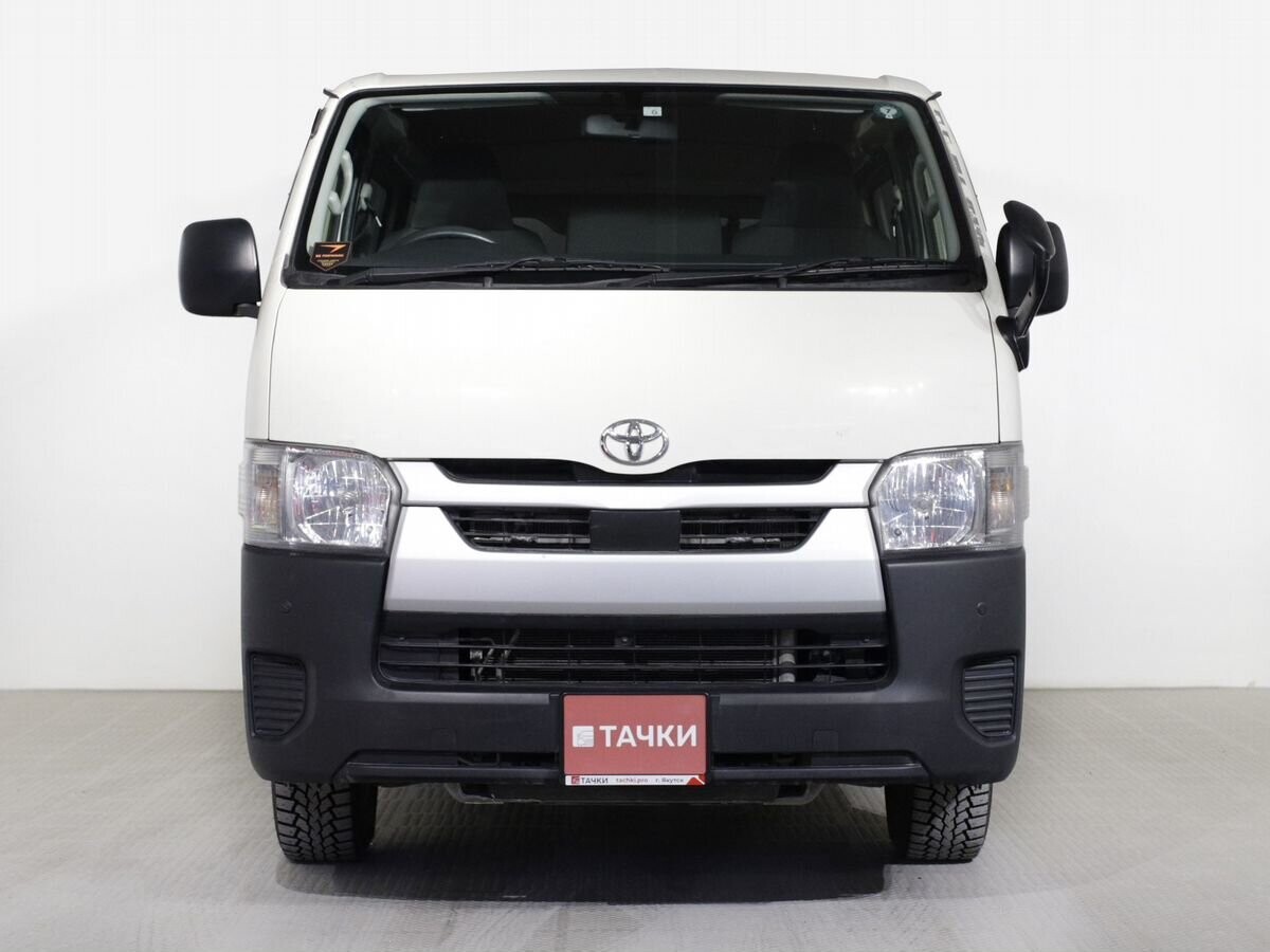 Toyota HiAce 2021 - фото автомобиля