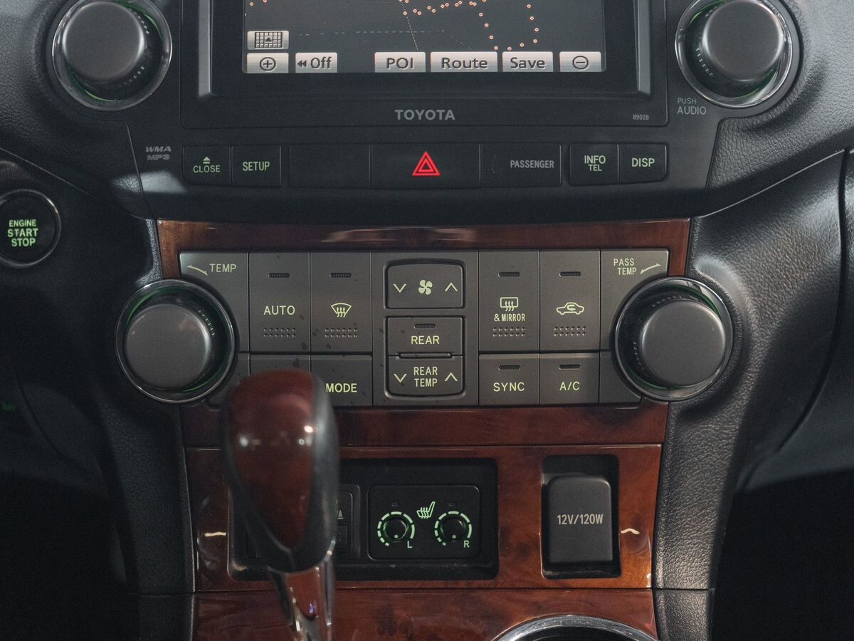 Toyota Highlander 2011 - фото автомобиля