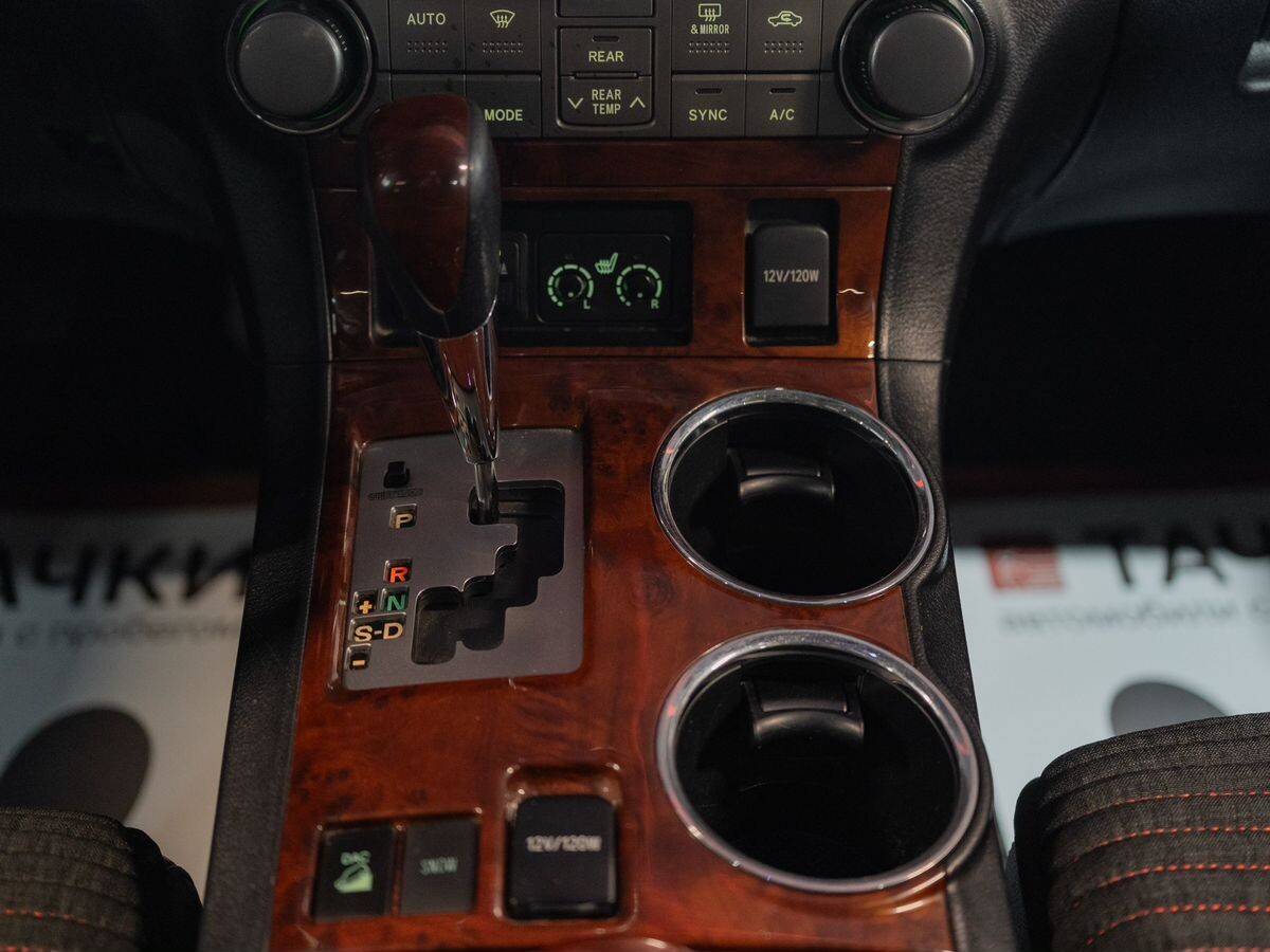 Toyota Highlander 2011 - фото автомобиля