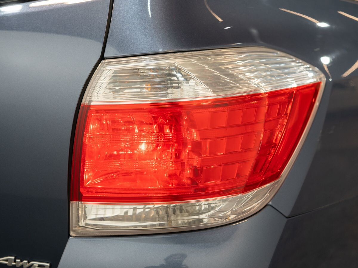 Toyota Highlander 2011 - фото автомобиля