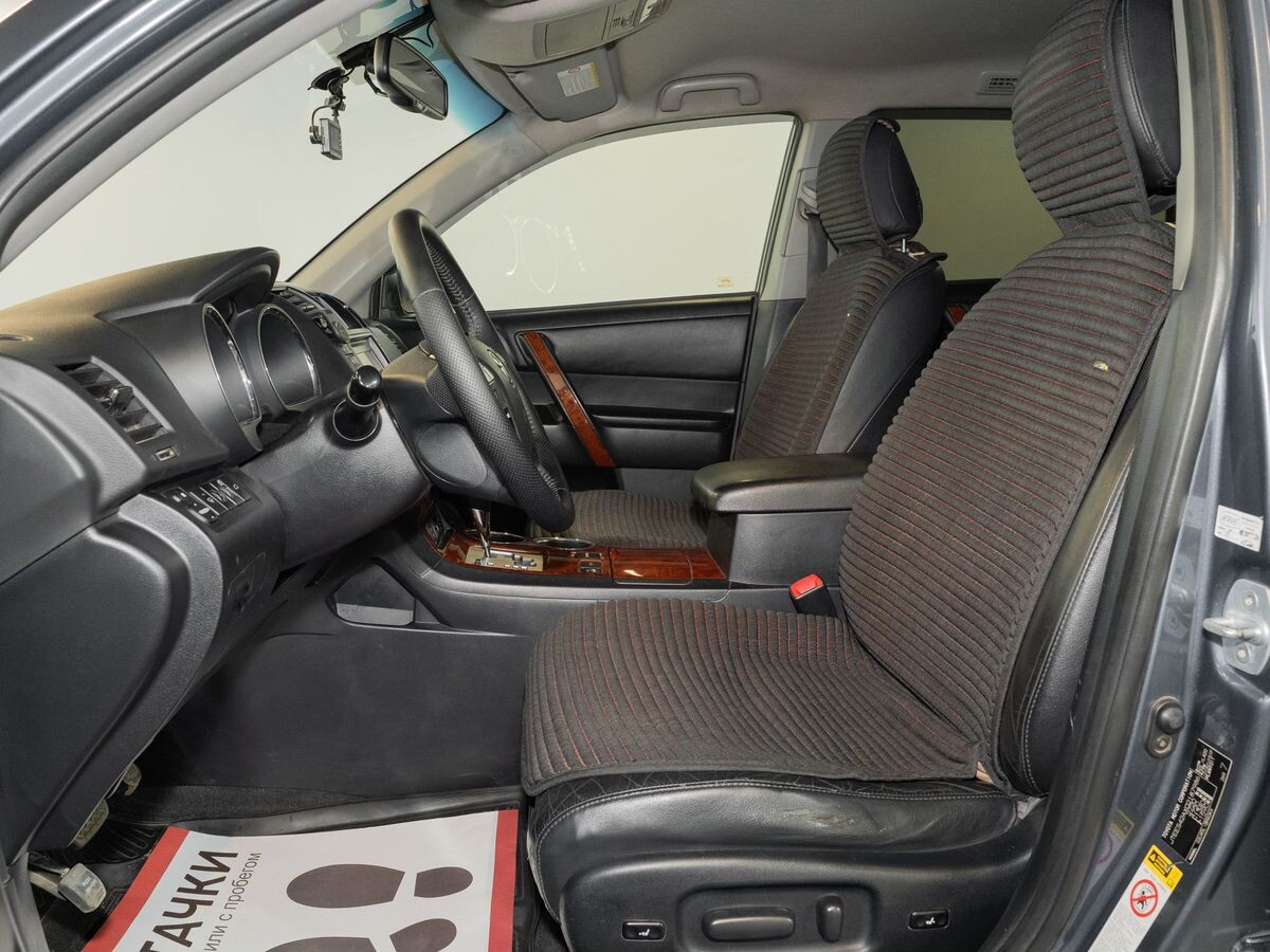Toyota Highlander 2011 - фото автомобиля