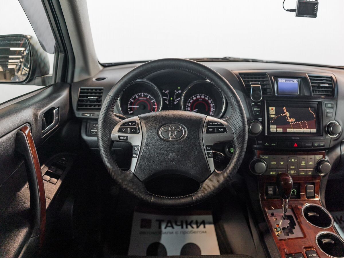 Toyota Highlander 2011 - фото автомобиля
