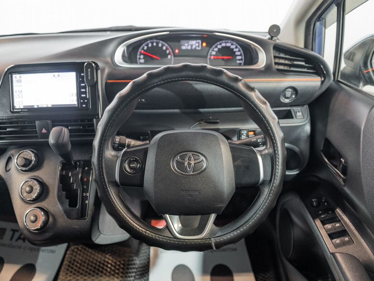 Toyota Sienta 2015 - фото автомобиля