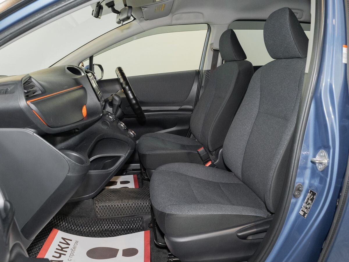 Toyota Sienta 2015 - фото автомобиля