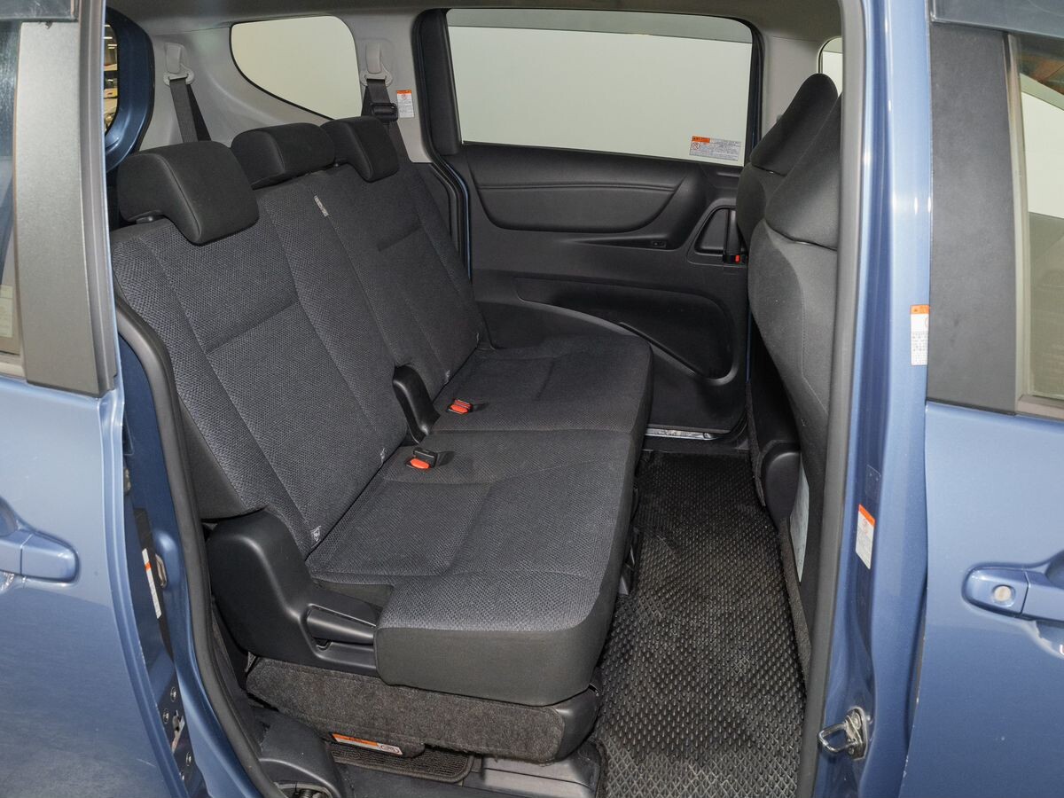 Toyota Sienta 2015 - фото автомобиля