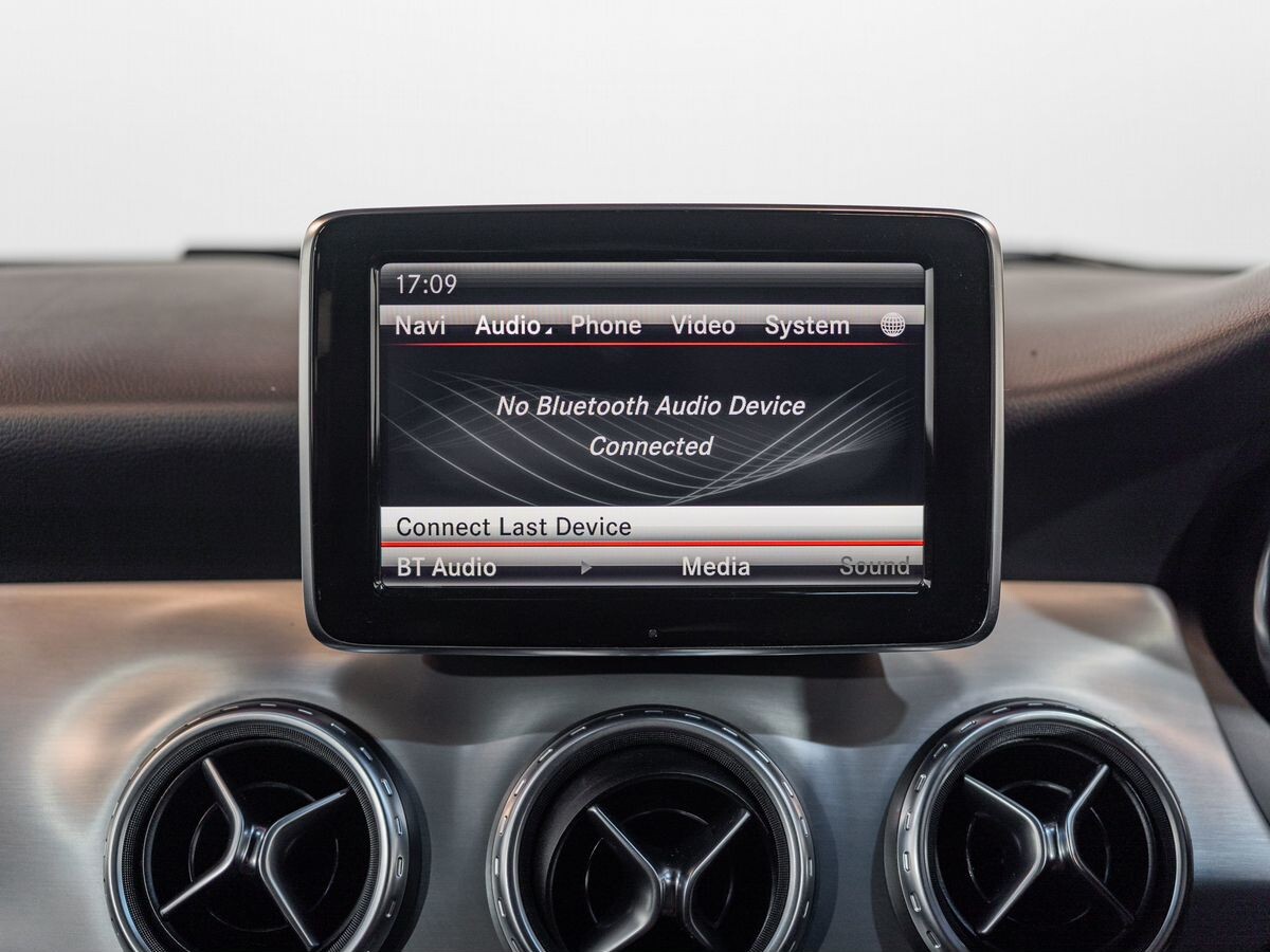 Mercedes-Benz GLA 2015 - фото автомобиля