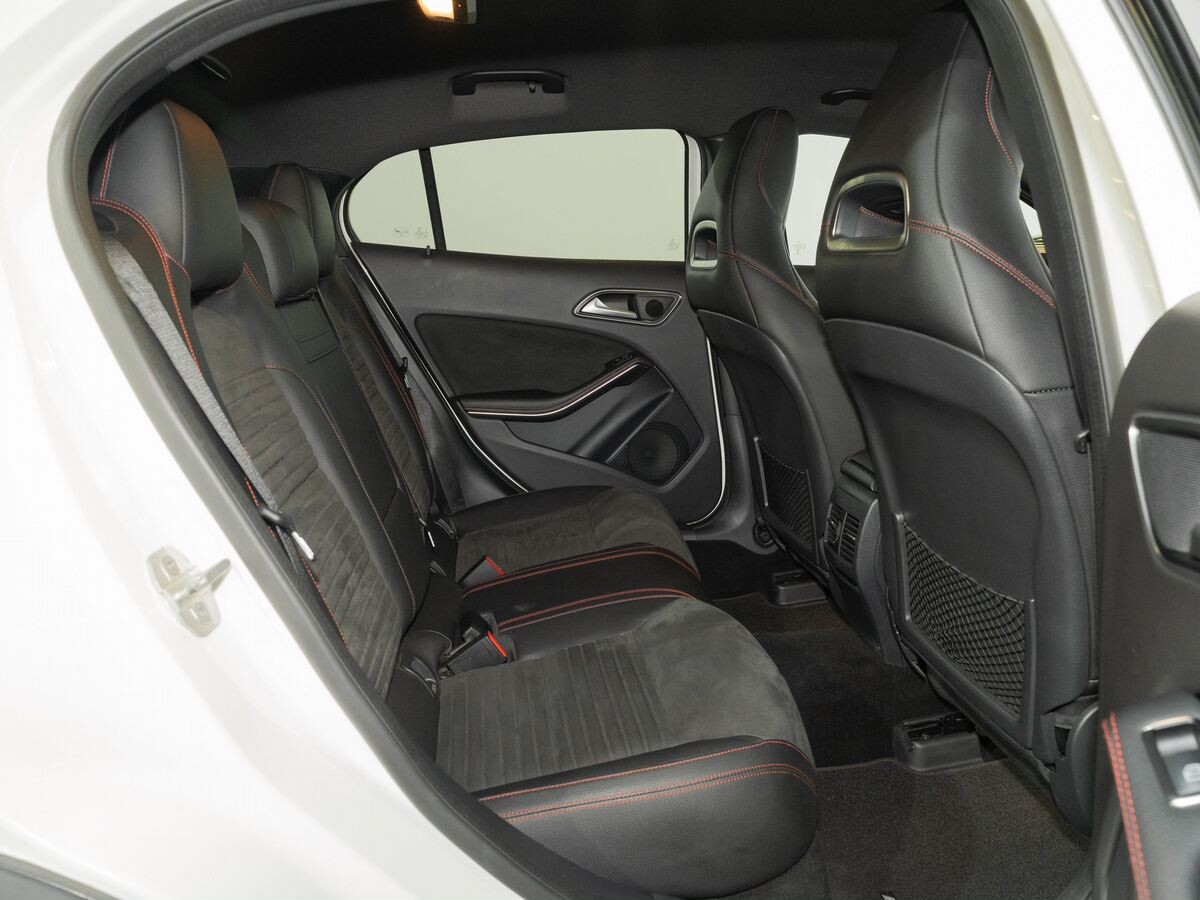 Mercedes-Benz GLA 2015 - фото автомобиля