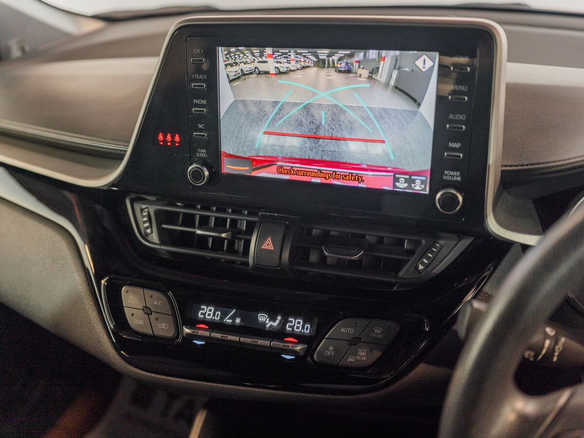 Toyota C-HR 2020 - фото автомобиля