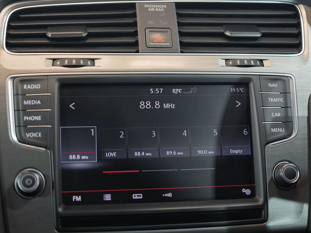 Volkswagen Golf 2013 - фото автомобиля