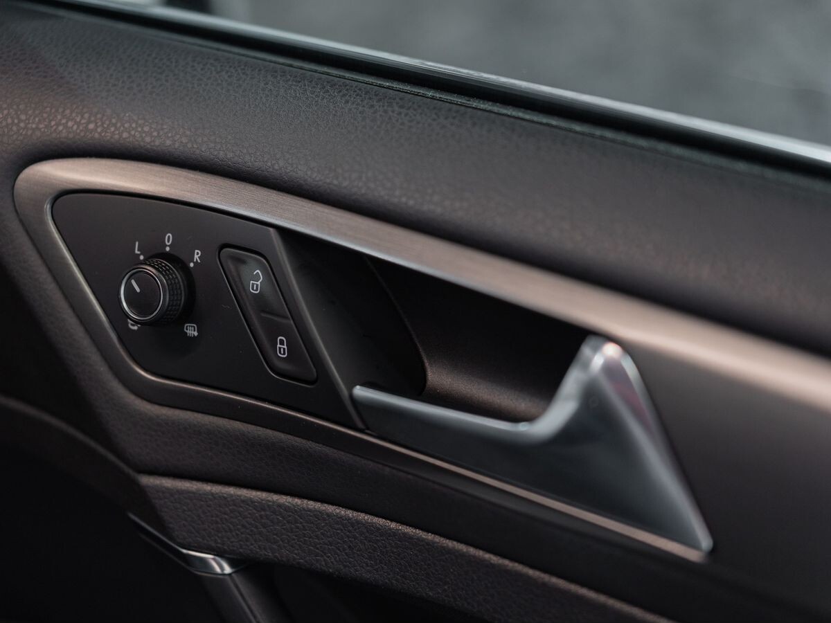 Volkswagen Golf 2013 - фото автомобиля