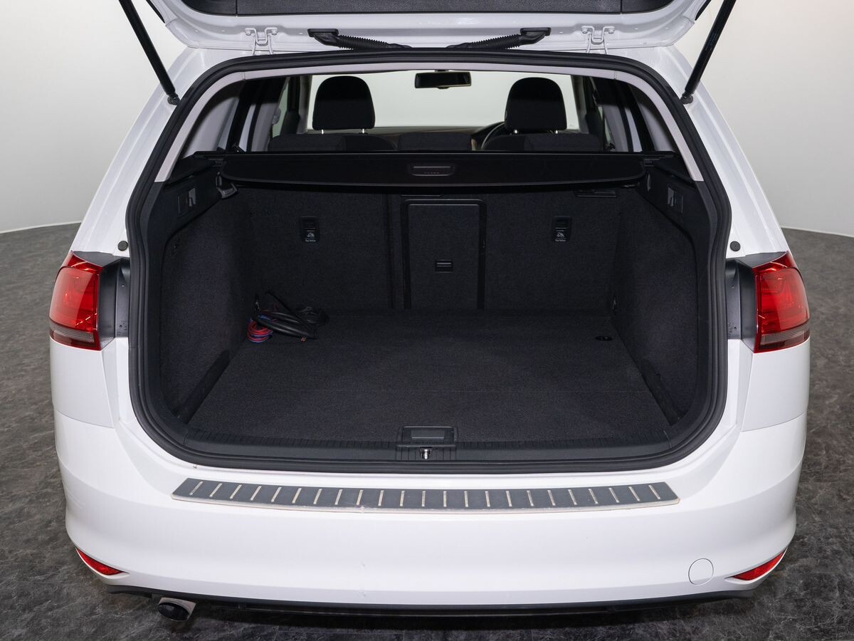 Volkswagen Golf 2013 - фото автомобиля