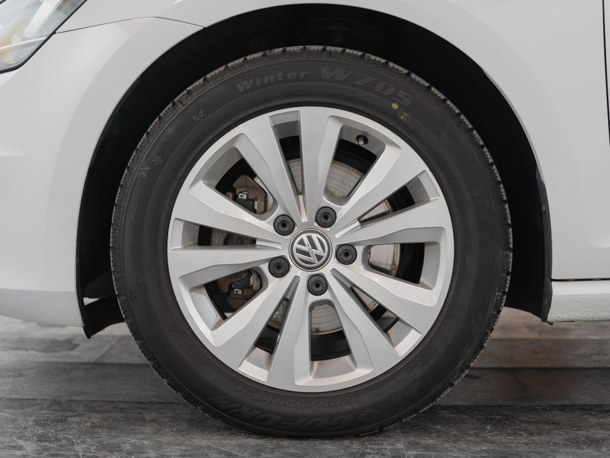 Volkswagen Golf 2013 - фото автомобиля