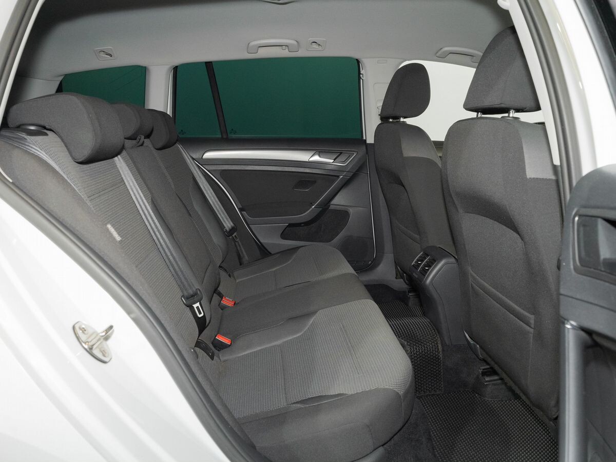 Volkswagen Golf 2013 - фото автомобиля