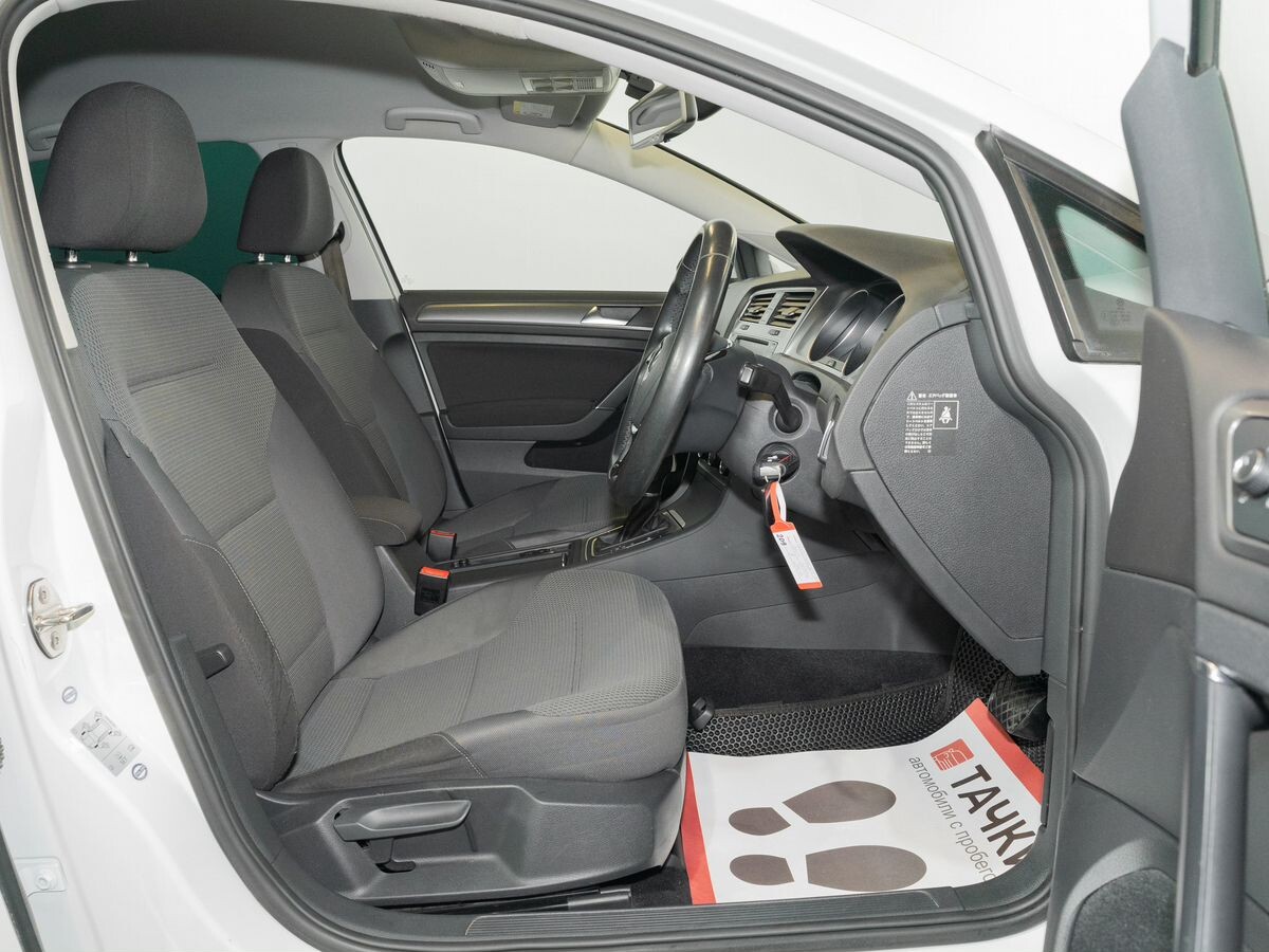 Volkswagen Golf 2013 - фото автомобиля