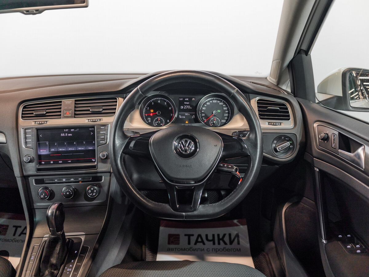 Volkswagen Golf 2013 - фото автомобиля