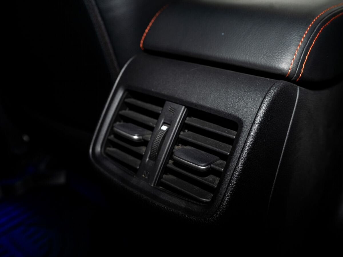 Honda Jade 2020 - фото автомобиля