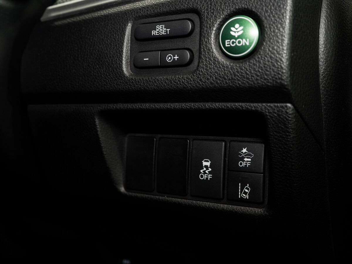 Honda Jade 2020 - фото автомобиля