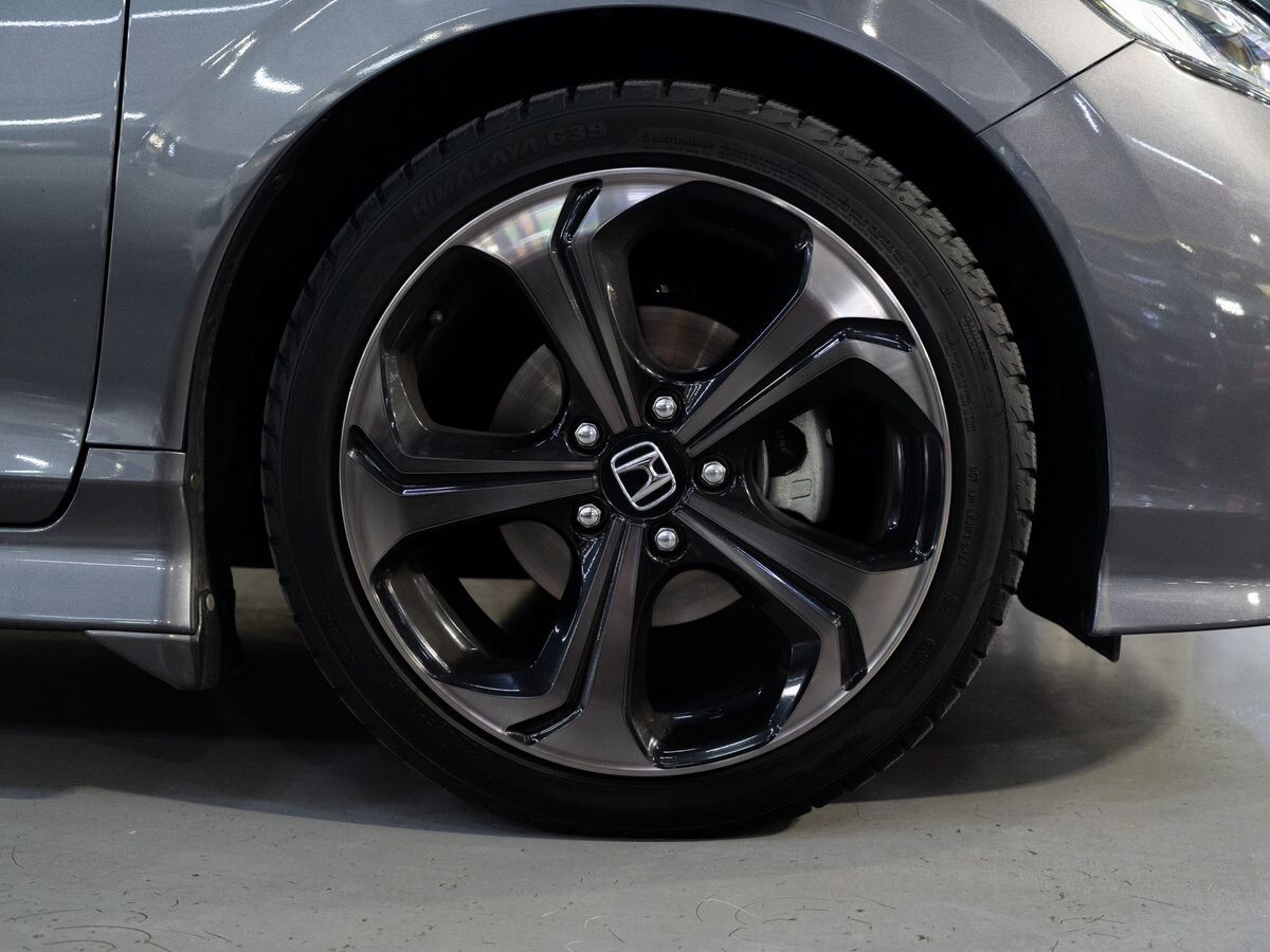 Honda Jade 2020 - фото автомобиля